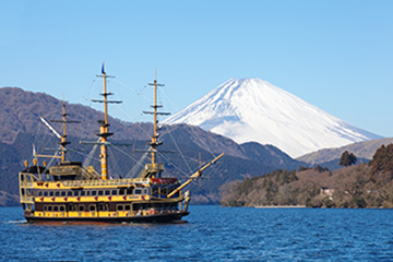 Hakone Pirate Boat